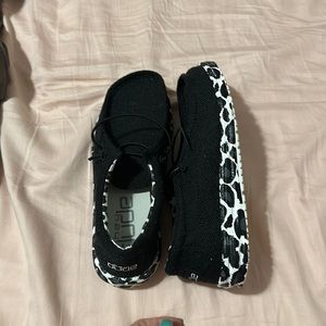 Leopard print Hey Dudes size 8
